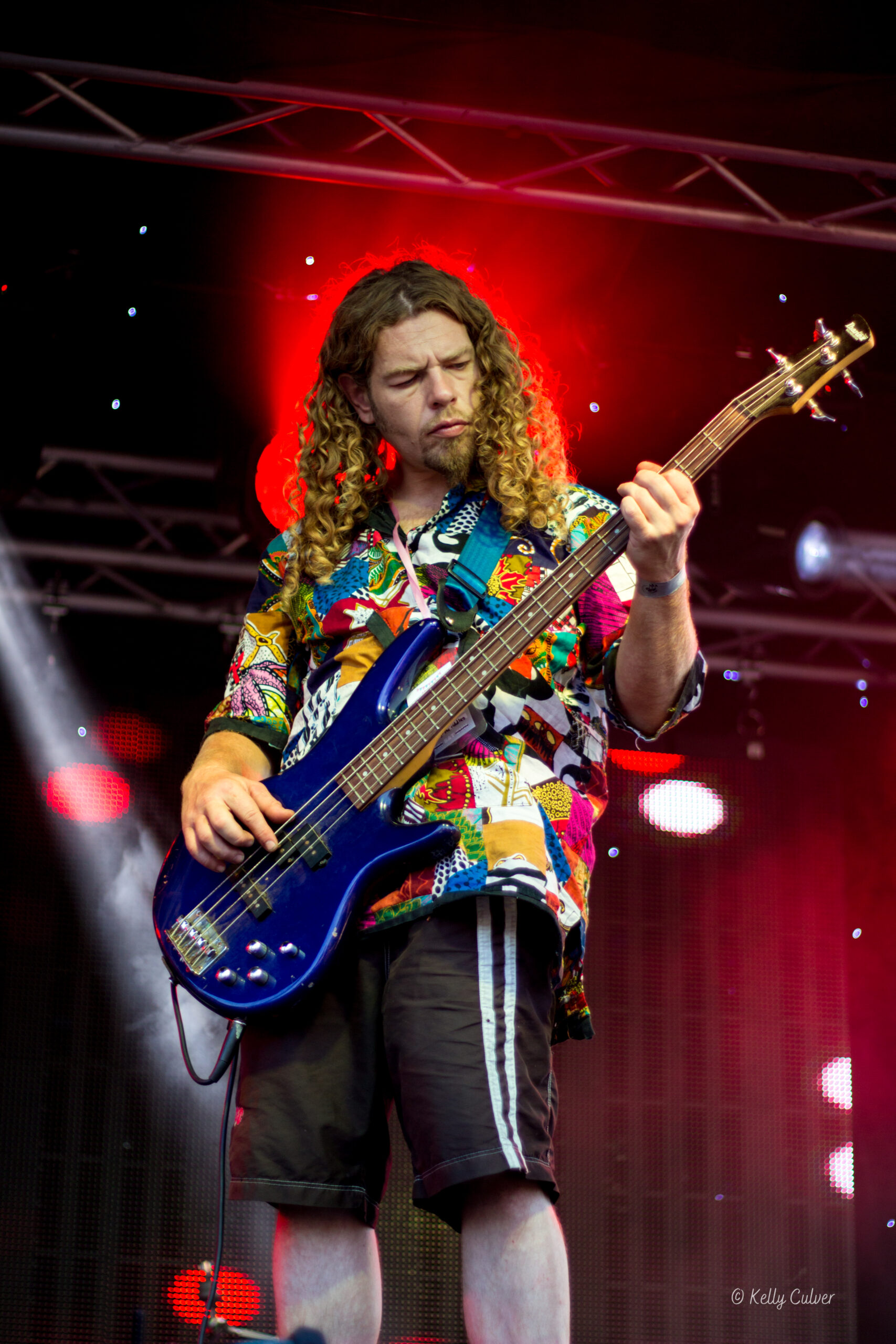 bass guitarist - jimmy and the riddles - music festival photography in kent
